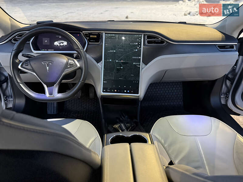 Лифтбек Tesla Model S 2014 в Киеве