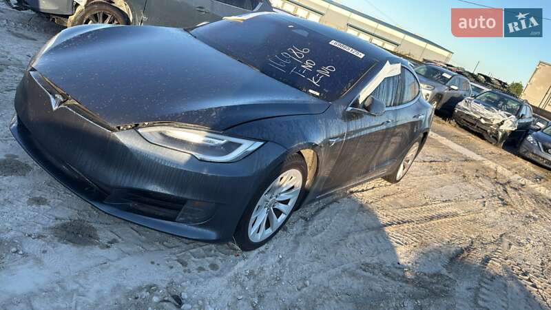 Ліфтбек Tesla Model S 2016 в Сквирі