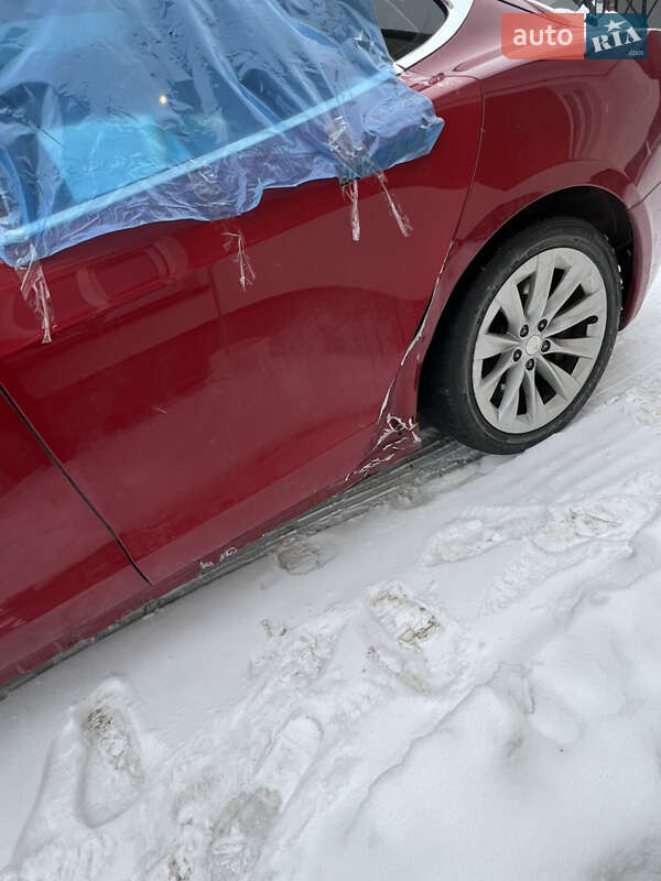 Лифтбек Tesla Model S 2017 в Черновцах фото 5 Лифтбек Tesla Model S 2017 в Черновцах