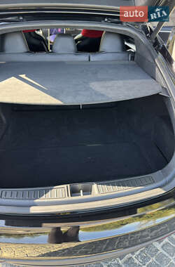Лифтбек Tesla Model S 2016 в Днепре
