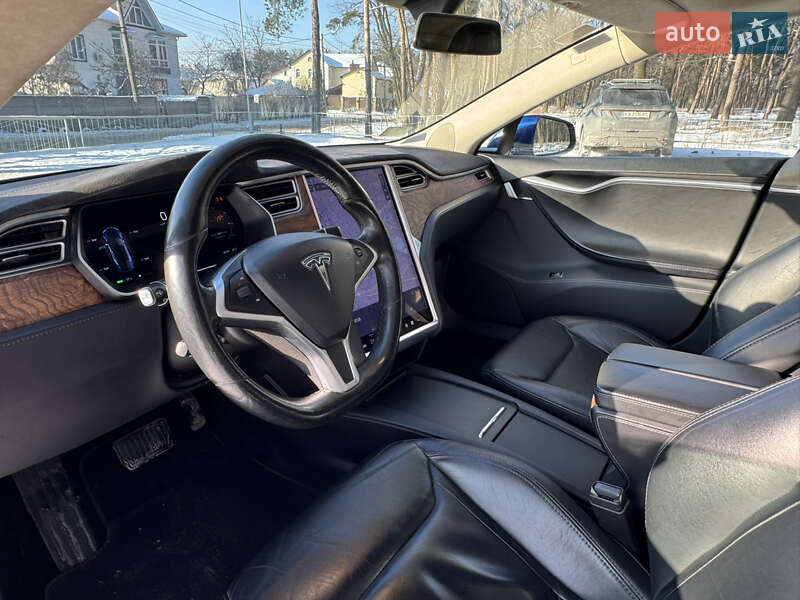 Лифтбек Tesla Model S 2016 в Киеве