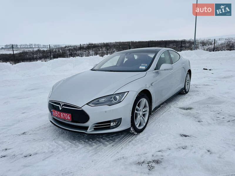 Лифтбек Tesla Model S 2015 в Ровно фото 3 Лифтбек Tesla Model S 2015 в Ровно