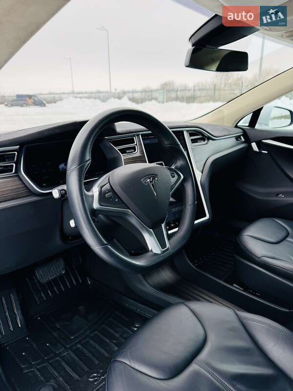 Лифтбек Tesla Model S 2015 в Ровно фото 32 Лифтбек Tesla Model S 2015 в Ровно
