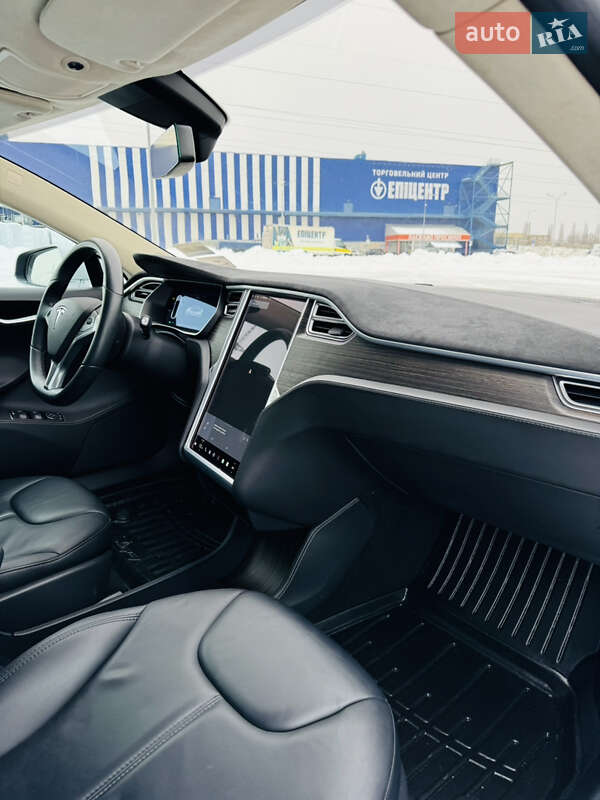 Лифтбек Tesla Model S 2015 в Ровно фото 27 Лифтбек Tesla Model S 2015 в Ровно