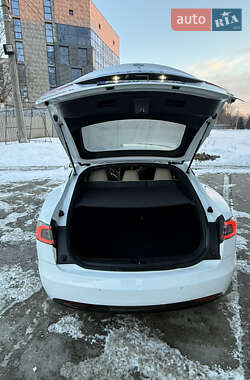 Лифтбек Tesla Model S 2016 в Харькове