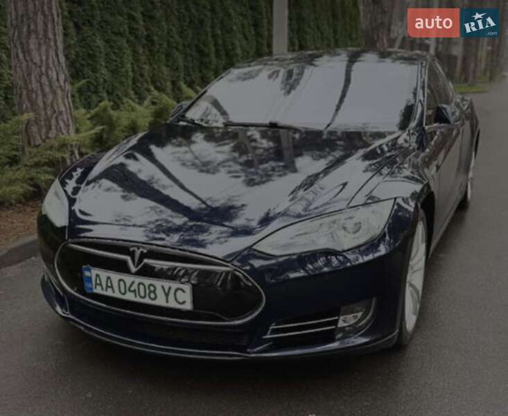 Ліфтбек Tesla Model S 2013 в Києві
