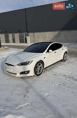 Лифтбек Tesla Model S 2015 в Киеве