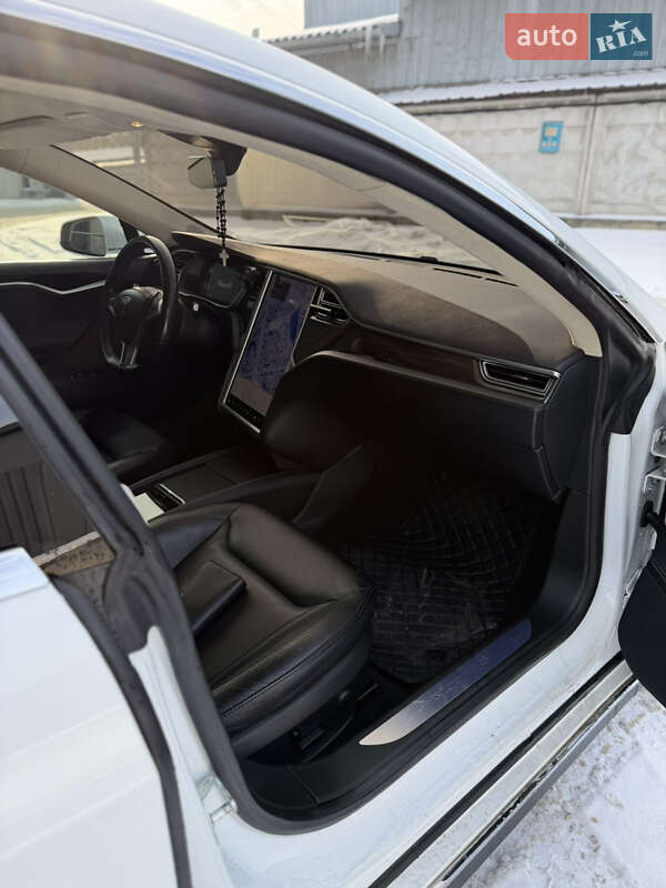 Ліфтбек Tesla Model S 2015 в Києві