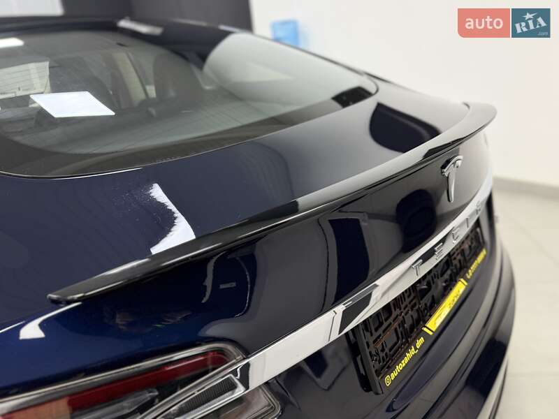 Лифтбек Tesla Model S 2015 в Дрогобыче