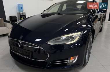 Лифтбек Tesla Model S 2015 в Дрогобыче