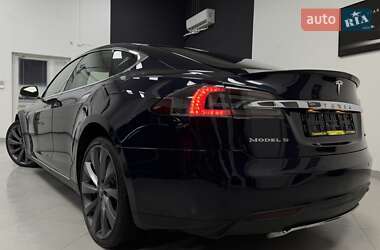 Лифтбек Tesla Model S 2015 в Дрогобыче