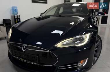 Лифтбек Tesla Model S 2015 в Дрогобыче