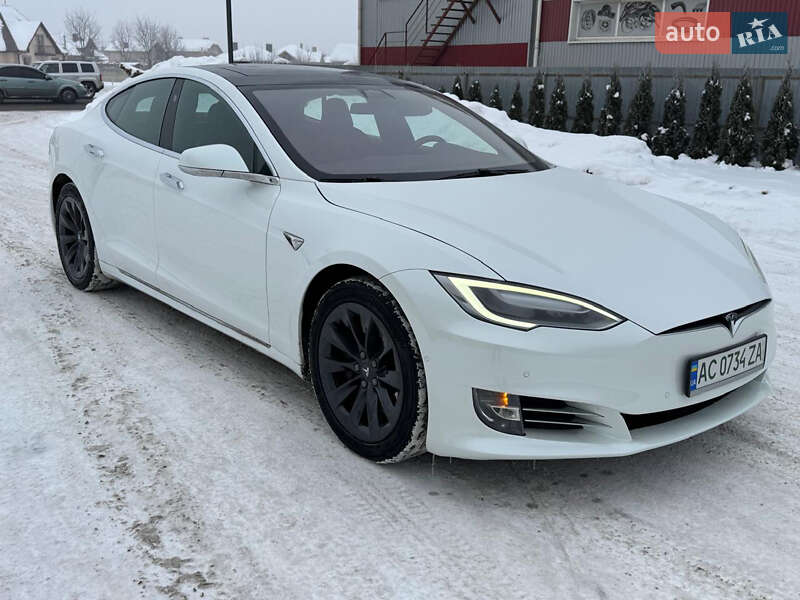 Ліфтбек Tesla Model S 2018 в Луцьку