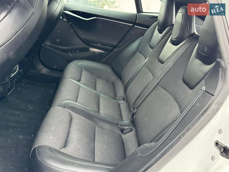 Ліфтбек Tesla Model S 2018 в Луцьку
