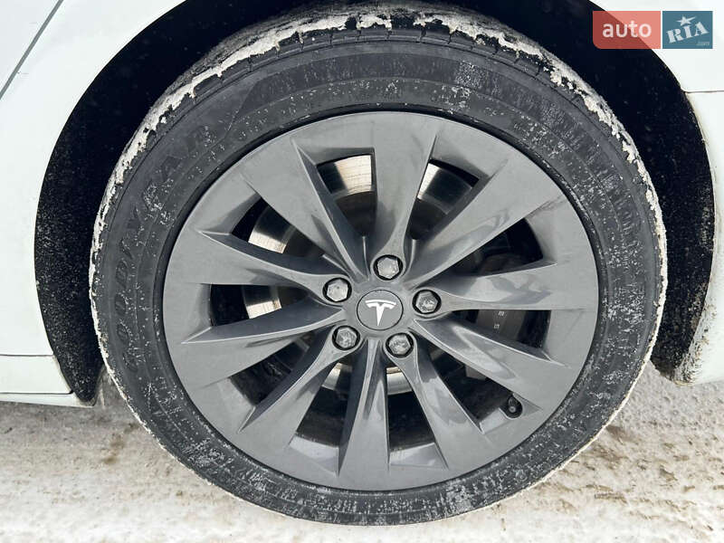Ліфтбек Tesla Model S 2018 в Луцьку