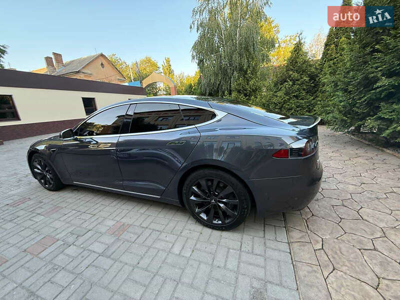 Ліфтбек Tesla Model S 2018 в Дніпрі фото 6 Ліфтбек Tesla Model S 2018 в Дніпрі