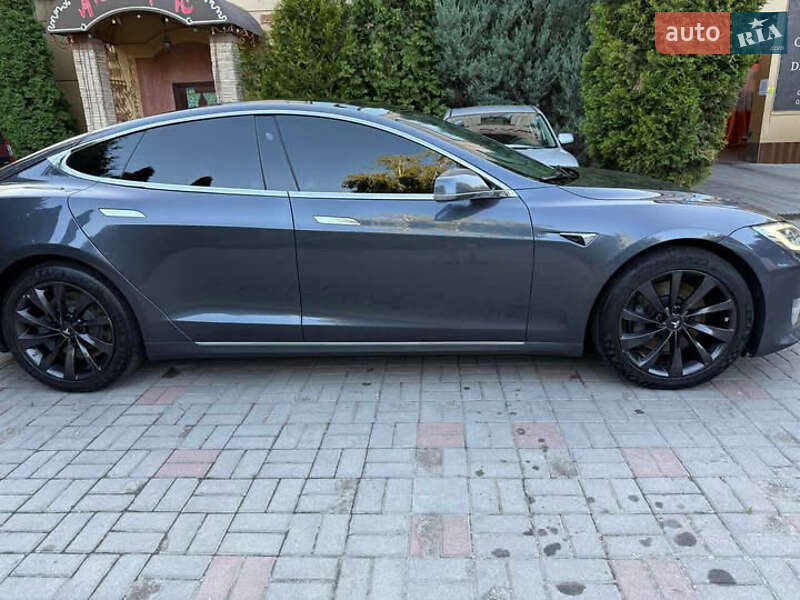 Ліфтбек Tesla Model S 2018 в Дніпрі фото 4 Ліфтбек Tesla Model S 2018 в Дніпрі