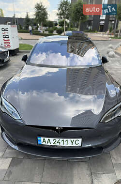 Лифтбек Tesla Model S 2023 в Киеве