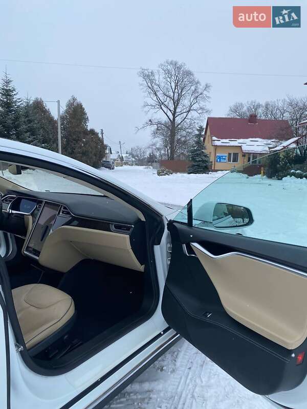 Ліфтбек Tesla Model S 2013 в Івано-Франківську фото 22 Ліфтбек Tesla Model S 2013 в Івано-Франківську
