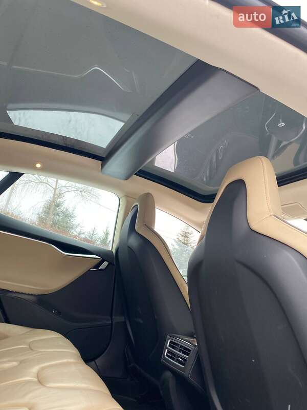Ліфтбек Tesla Model S 2013 в Івано-Франківську фото 29 Ліфтбек Tesla Model S 2013 в Івано-Франківську