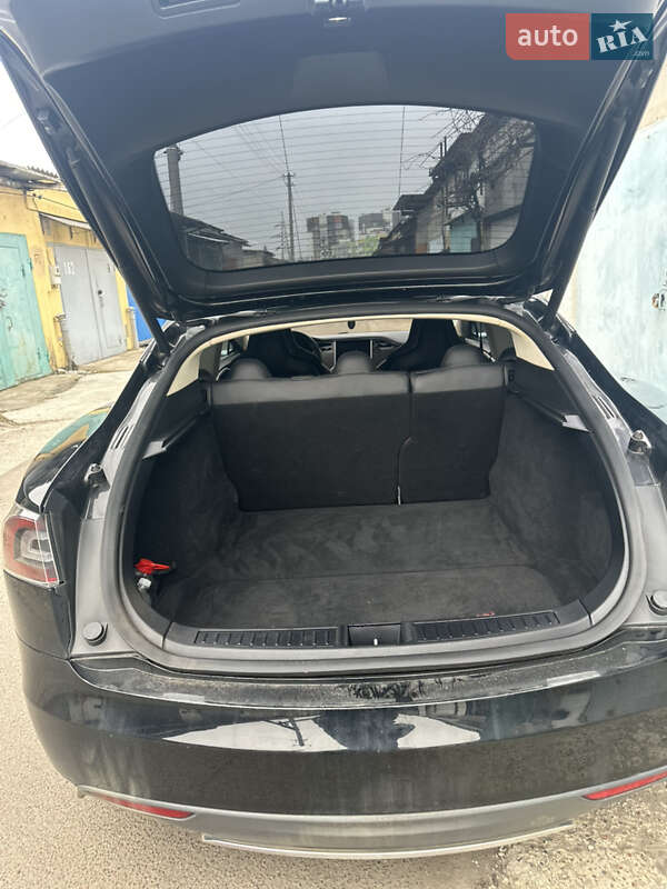 Ліфтбек Tesla Model S 2013 в Миколаєві фото 23 Ліфтбек Tesla Model S 2013 в Миколаєві
