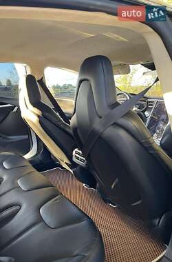 Лифтбек Tesla Model S 2016 в Луцке