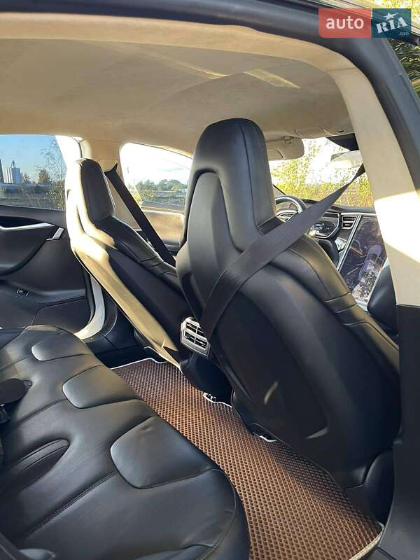 Лифтбек Tesla Model S 2016 в Луцке фото 14 Лифтбек Tesla Model S 2016 в Луцке