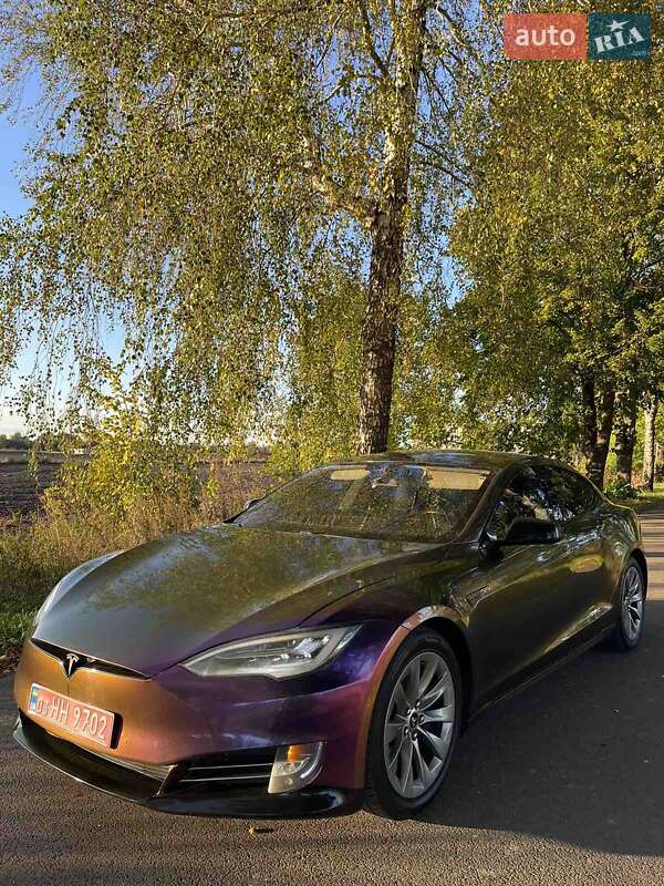 Ліфтбек Tesla Model S 2016 в Луцьку фото 21 Ліфтбек Tesla Model S 2016 в Луцьку