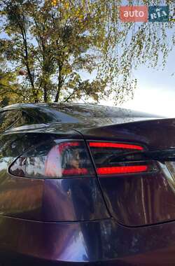 Лифтбек Tesla Model S 2016 в Луцке
