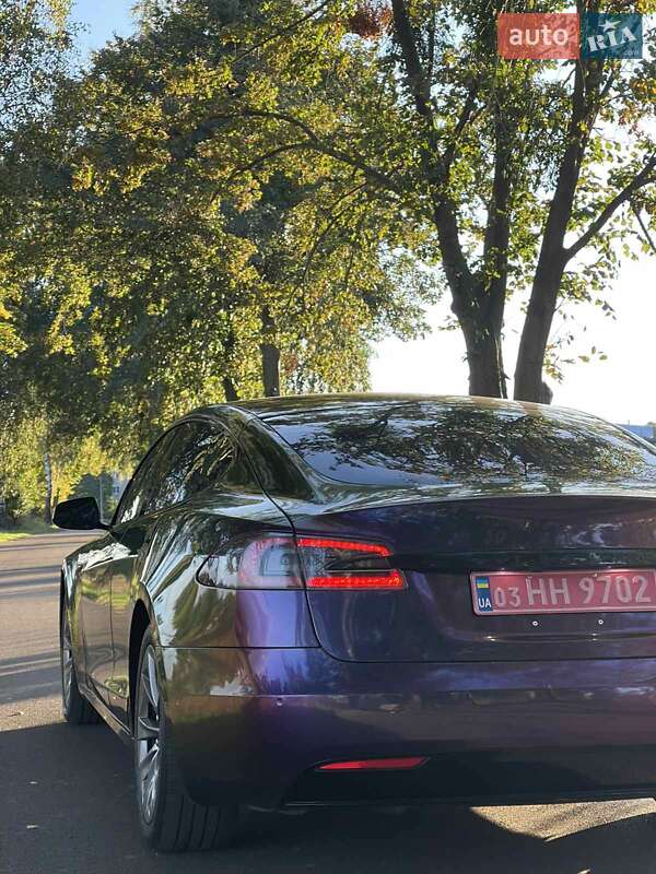 Ліфтбек Tesla Model S 2016 в Луцьку фото 26 Ліфтбек Tesla Model S 2016 в Луцьку