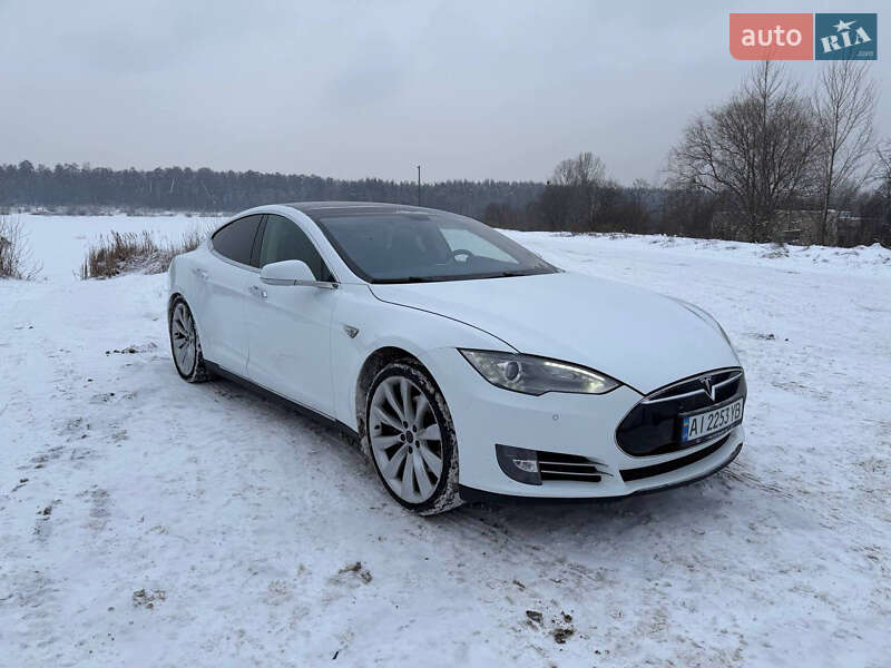 Лифтбек Tesla Model S 2014 в Киеве фото 8 Лифтбек Tesla Model S 2014 в Киеве