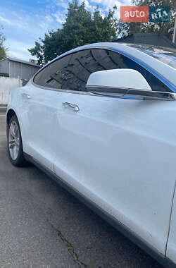 Лифтбек Tesla Model S 2015 в Днепре