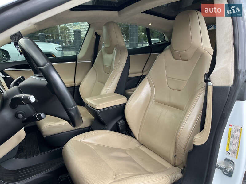 Ліфтбек Tesla Model S 2015 в Дніпрі фото 16 Ліфтбек Tesla Model S 2015 в Дніпрі