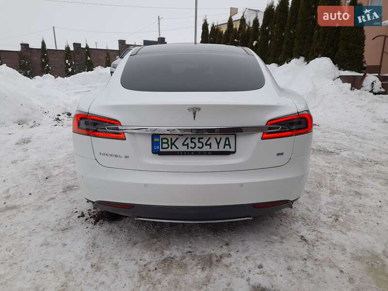 Ліфтбек Tesla Model S 2014 в Рівному