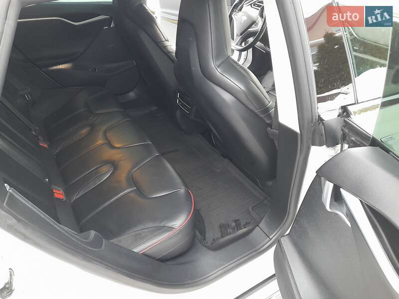 Ліфтбек Tesla Model S 2014 в Рівному