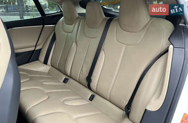 Лифтбек Tesla Model S 2015 в Днепре