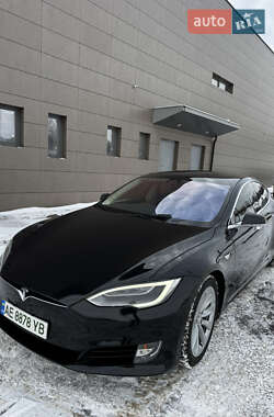 Лифтбек Tesla Model S 2017 в Кривом Роге