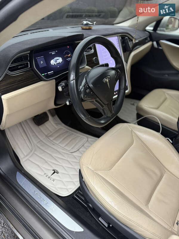 Ліфтбек Tesla Model S 2015 в Одесі