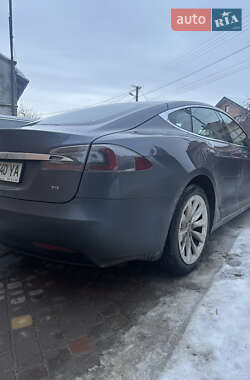 Лифтбек Tesla Model S 2017 в Львове