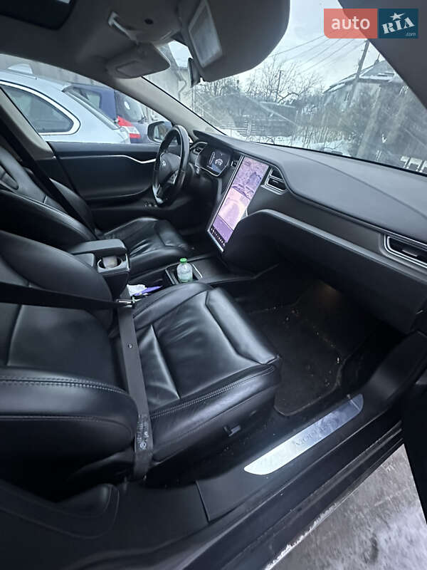 Ліфтбек Tesla Model S 2017 в Львові фото 10 Ліфтбек Tesla Model S 2017 в Львові