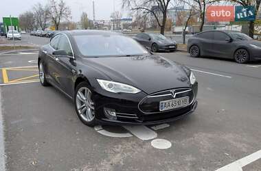 Ліфтбек Tesla Model S 2014 в Києві