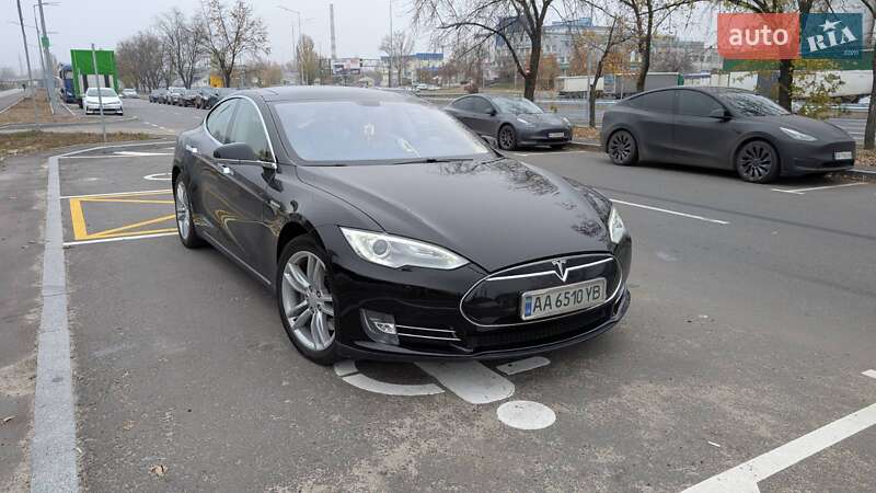 Ліфтбек Tesla Model S 2014 в Києві