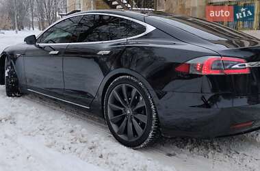 Лифтбек Tesla Model S 2016 в Ивано-Франковске