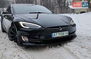 Лифтбек Tesla Model S 2016 в Ивано-Франковске