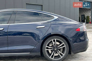 Лифтбек Tesla Model S 2014 в Львове