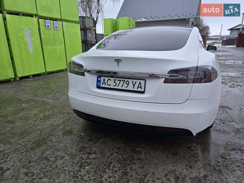 Лифтбек Tesla Model S 2016 в Владимире