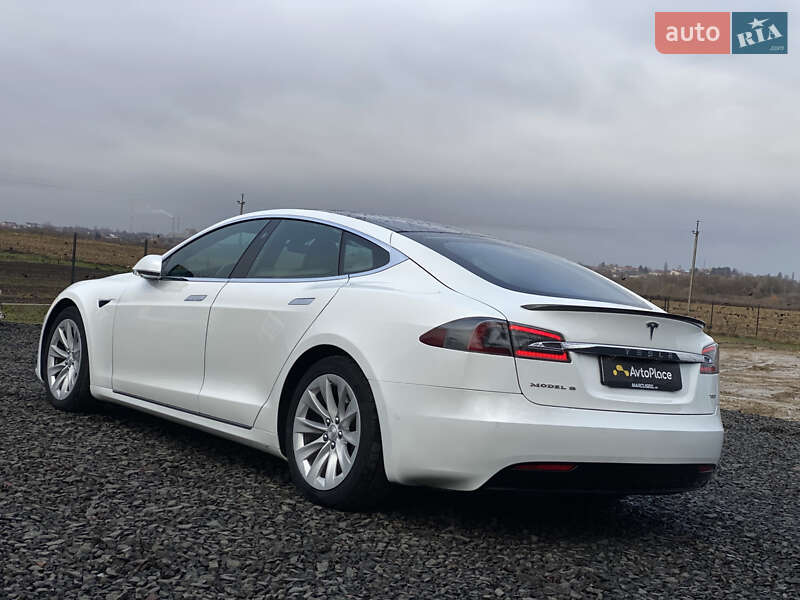 Ліфтбек Tesla Model S 2017 в Луцьку