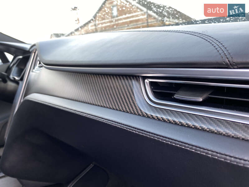 Ліфтбек Tesla Model S 2017 в Луцьку