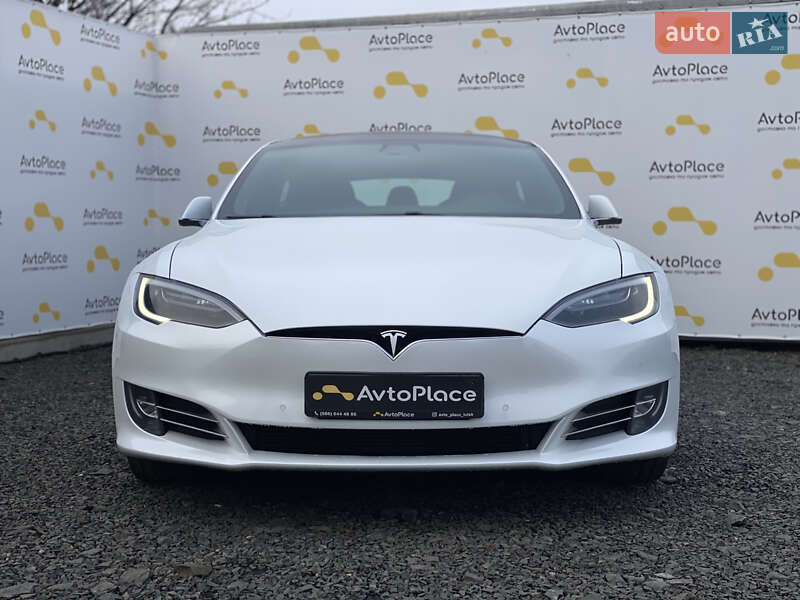Ліфтбек Tesla Model S 2017 в Луцьку