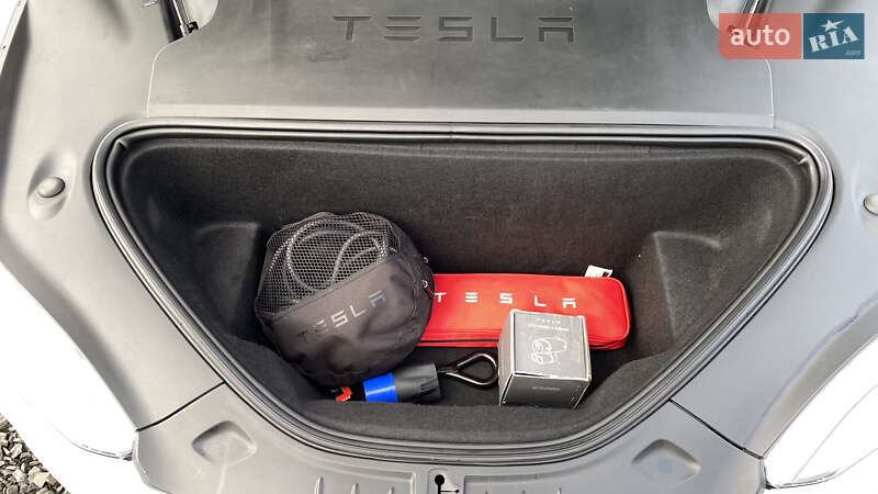 Ліфтбек Tesla Model S 2017 в Луцьку